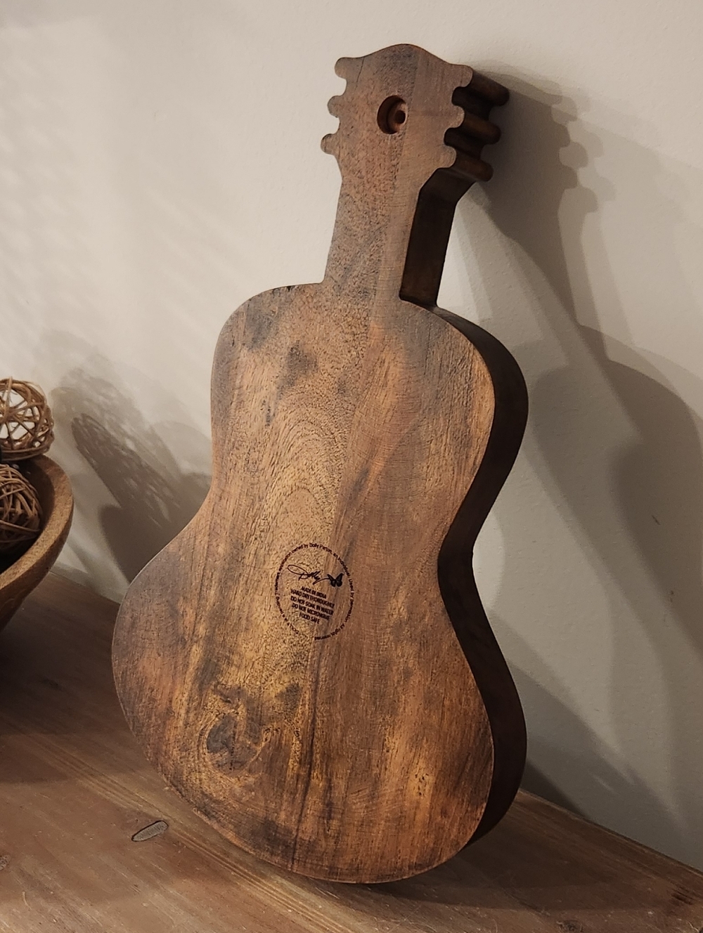 🎸 Dolly Parton Guitar-Shaped Acacia Wood Serving Tray 🦋 Custom Hanging Decor - Picture 5 of 14